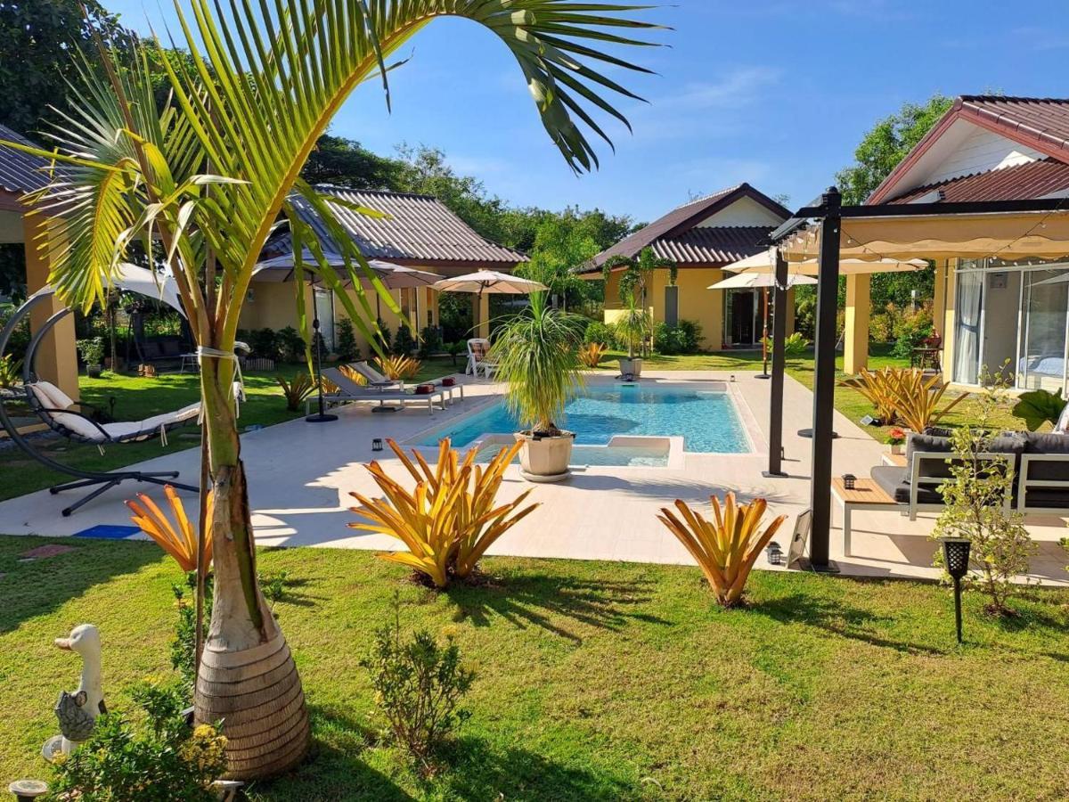 Pool Villa, Resort, Mae Ramphueng Beach, Ban Phe, Rayong, Residence M Thailand (Adults Only) Ban Chamrung Exteriör bild